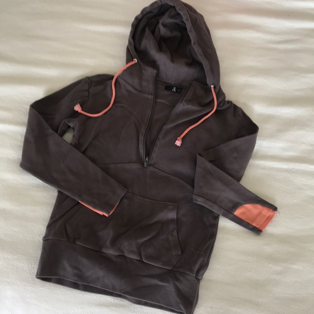 GUC Mindy Mae’s Market Ampersand Ave. half-zip